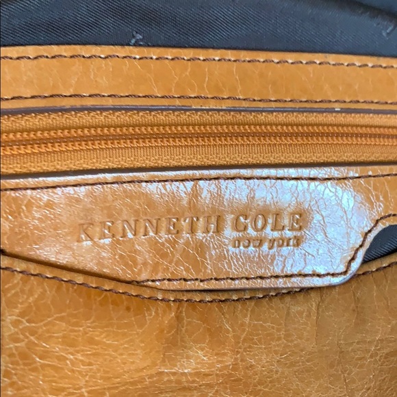 Genuine leather medium size purse. - Picture 4 of 7